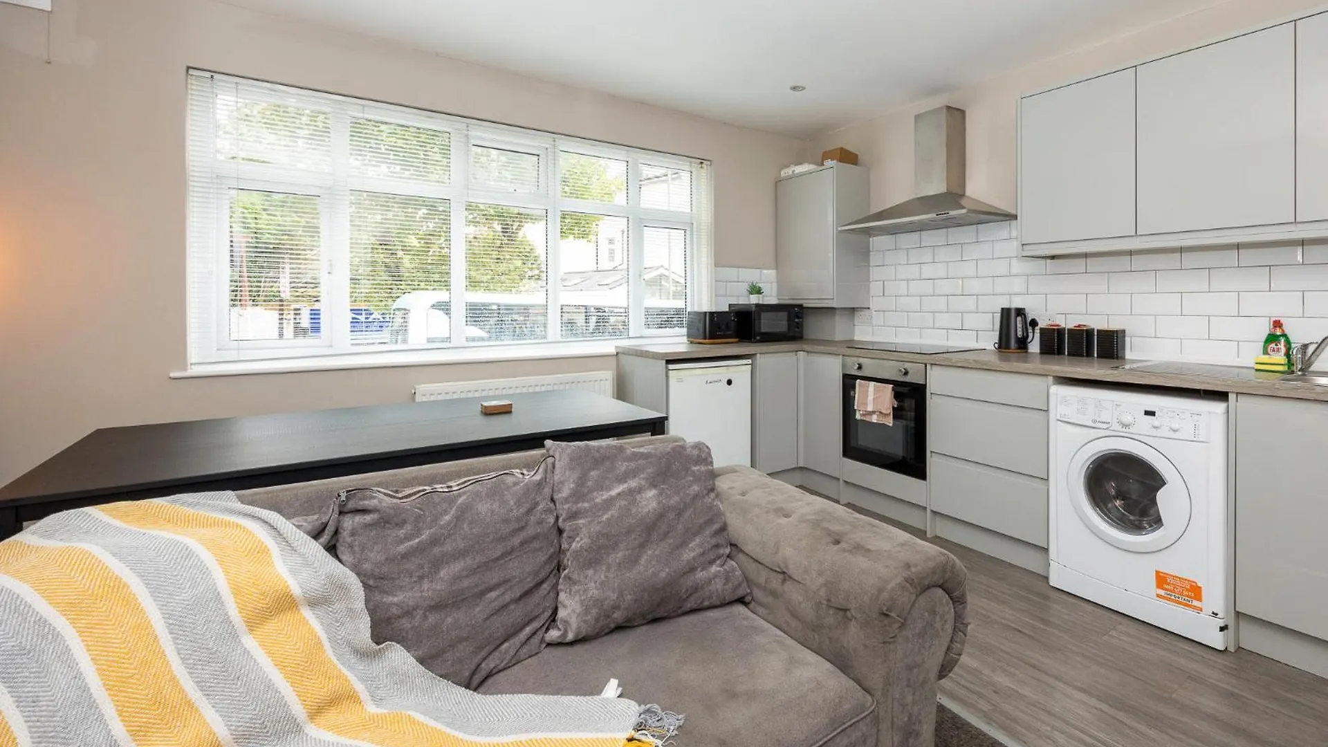 Apartment 3 Bed, 3 Bath - Brighton Home By Primal Estates Short Lets In Brighton United Kingdom