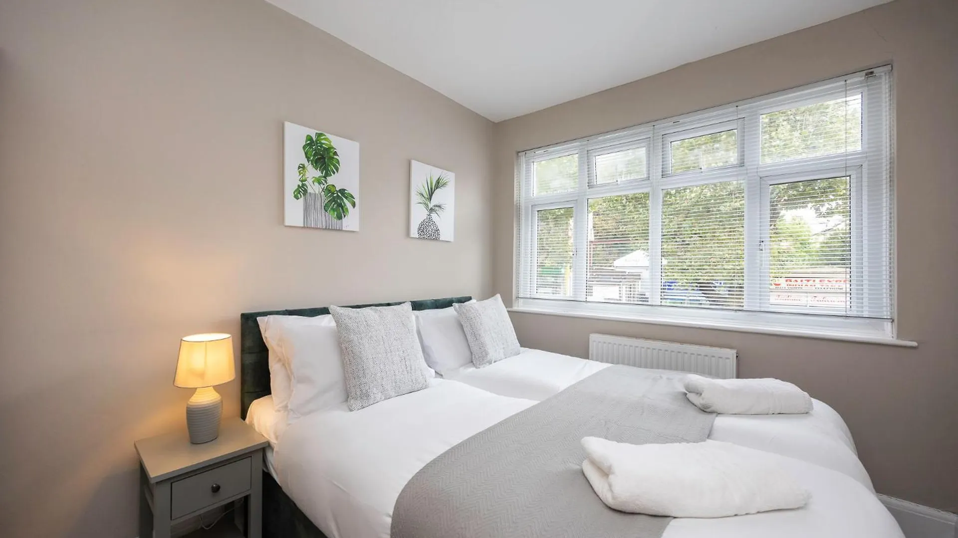 3 Bed, 3 Bath - Brighton Home By Primal Estates Short Lets In Brighton