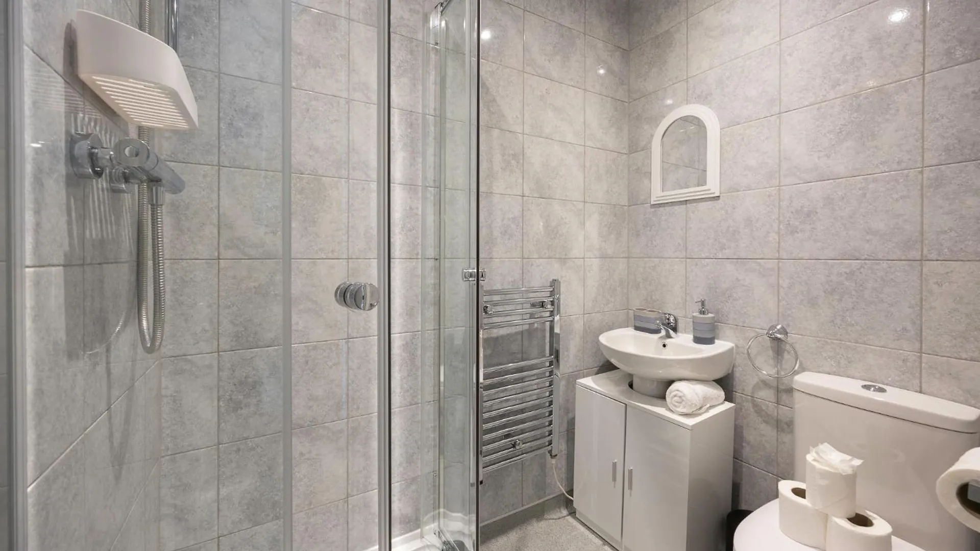 3 Bed, 3 Bath - Brighton Home By Primal Estates Short Lets In Brighton